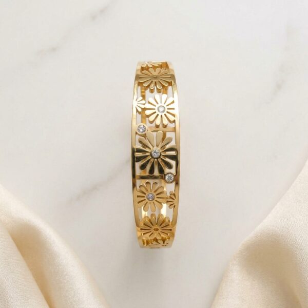 The Daisy Zirkonia Studded Bracelet