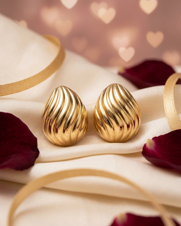 The Verona Fluted Studs