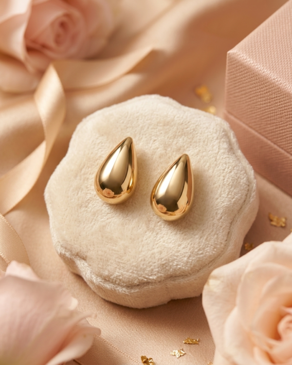 The Aurelia Teardrop Studs