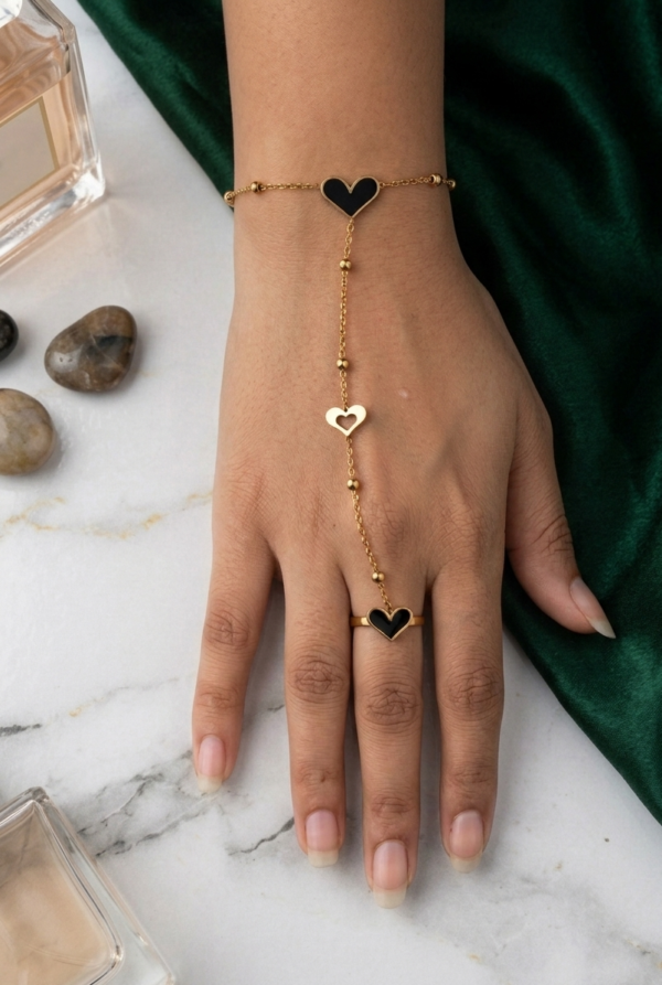 Onyx Heart Ringlet
