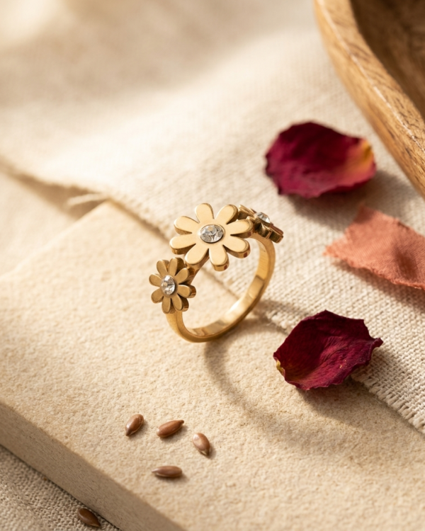 Botanical Daisy Trio Ring