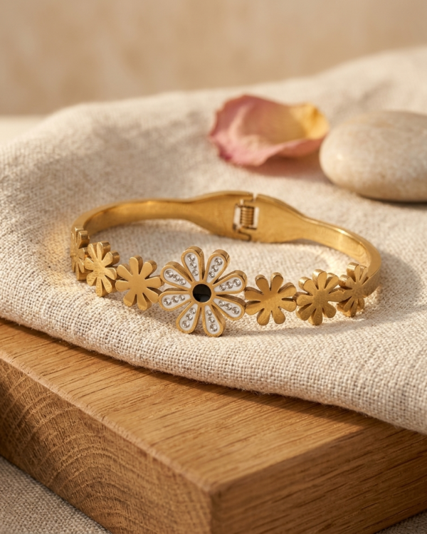 Bouquet Onyx & Blossom Bangle