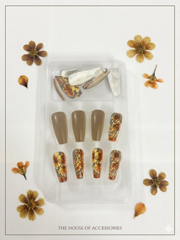 The Golden Autumn Vintage Floral Press-On Nail Set