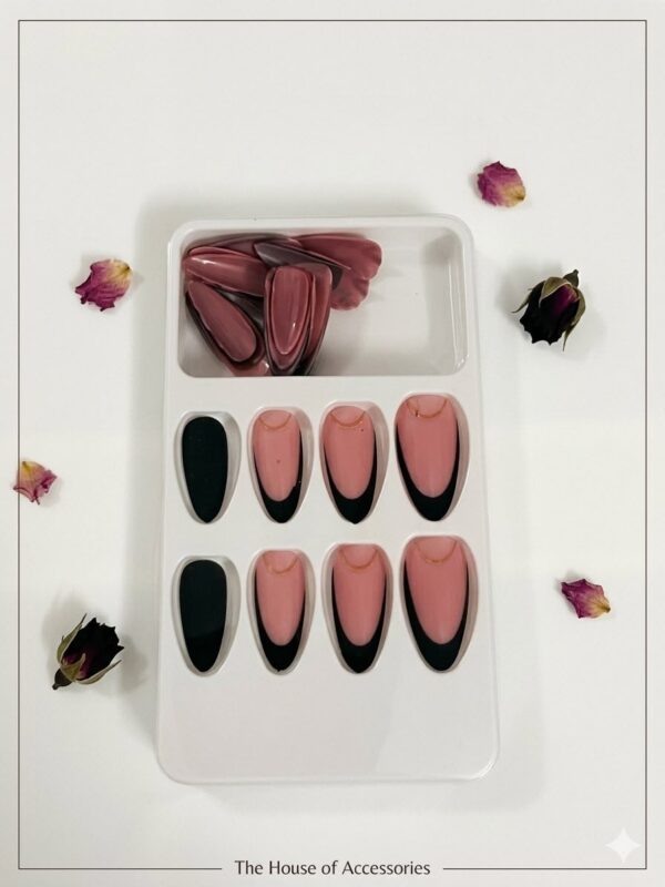 The Gothic Rose & Gold Chain Press-On Nail Set